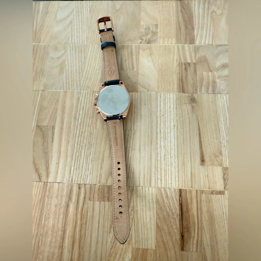Fossil ladies rose gold tone navy blue leather dress watch NEW BATTERY